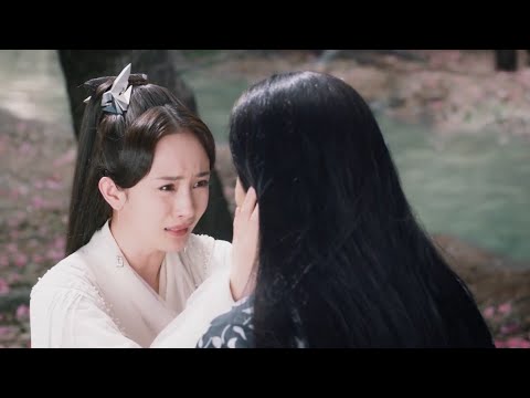 Видео: Принц чудесным образом вернулся к жизни, и героиня, взволнованная слезами, бросилась к нему.