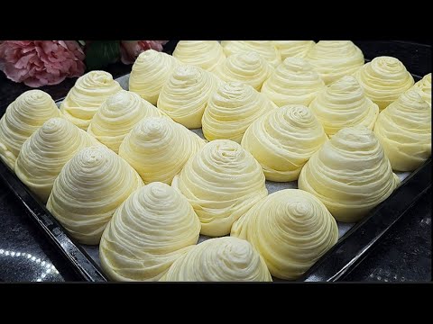 Видео: Вы будете удивлены, насколько это просто, увидев этот метод. Вкусная слоёная булочка