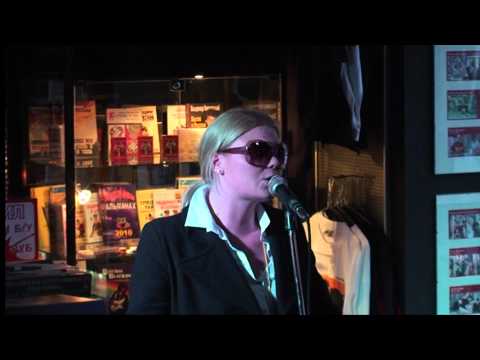 Видео: Катя Косякова и Эбонитовый колотун "Песня про море"