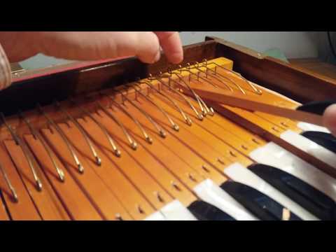Видео: Ремонт фисгармонии №2 - Западает клавиша