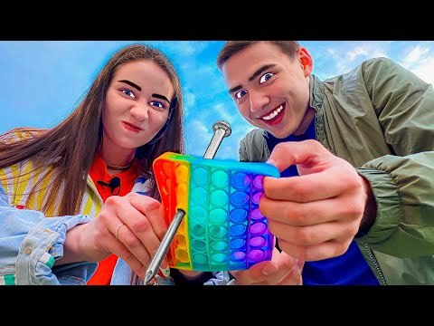 Видео: Спасаем Свету Кемер от ПОП ИТ ! **Уничтожили Целую Коллекцию POP IT**