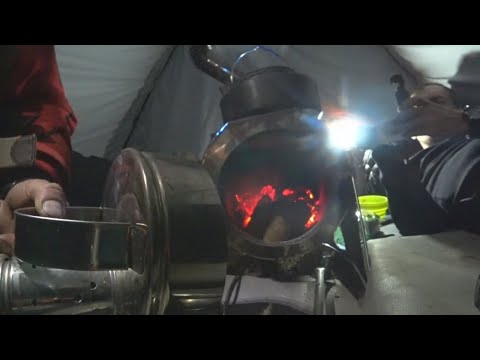 Видео: Там лапы у елей дрожат на ветру. Ночь в палатке с печкой под елкой 2/2