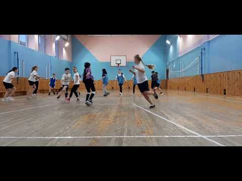 Видео: Развитие двигательных качеств на уроках подвижных игр.