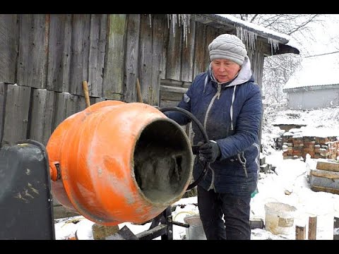 Видео: Что будет если заливать фундамент под баню зимой?