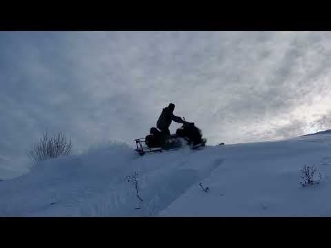 Видео: на самодельном снегоходе штурмуем крутой подьем. фиаско