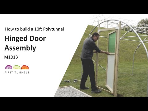 Видео: 10-футовый политуннель | Распашная дверь и рама — самостоятельная сборка | M1013