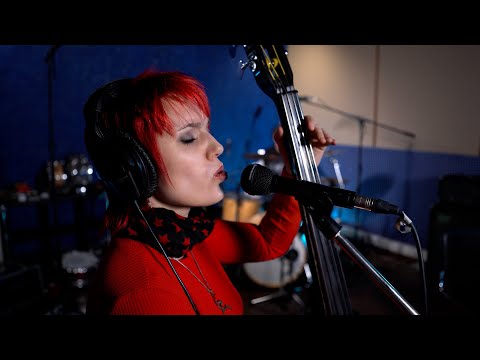 Видео: Nina Garnet - Лечу (live в студии Sound Pit Лыткарино 08.12.2024)