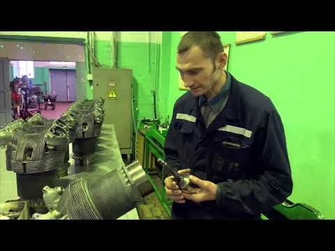 Видео: Авиаремонтный завод МАРЗ. Участок сборки авиадвигателя АШ-62ИР. Установка пружины.