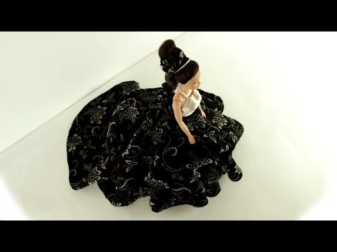 Видео: Вечернее платье для куклы Барби с вырезом на спине