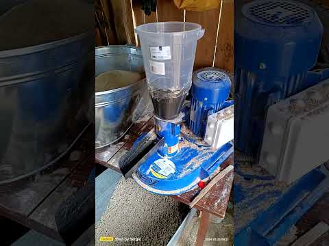 Видео: Осваиваем гранулятор. Комбикорм для начинающих. Основы работы с гранулятором.