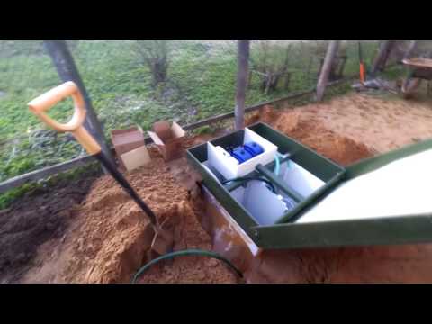 Видео: МОНТАЖ СЕПТИКА ТОПАС 5 самотечный!  Дренажный колодец.