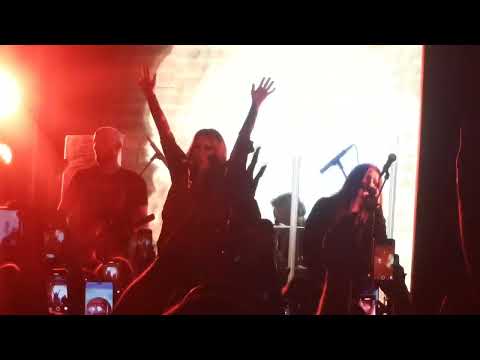 Видео: Линда - Мало огня Live@Ярославль 8 ноября 2025 года @Lindacom