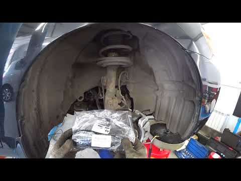 Видео: Camry 40. Замена пыльника рулевой тяги.