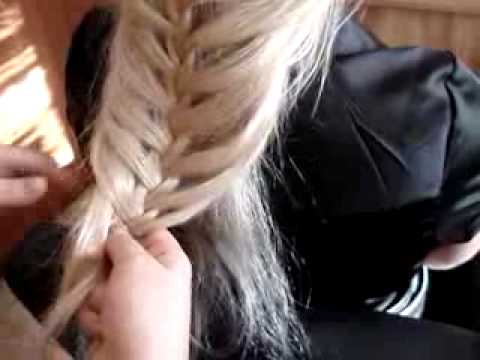 Видео: плетём модные косы
