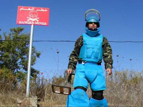Видео: "УКРОБОРОНСЕРВИС": гуманитарное разминирование (русский язык)