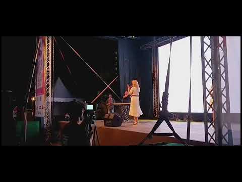 Видео: Росица Кирилова - Месечинко, чакай