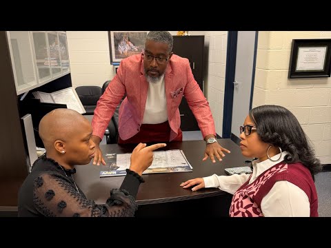 Видео: Мама Хоуп вступает в конфликт с мамой воровки сумок, и вмешивается директор.