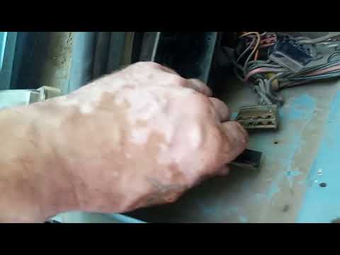 Видео: установка,новый блок предохранителей на ваз класика.