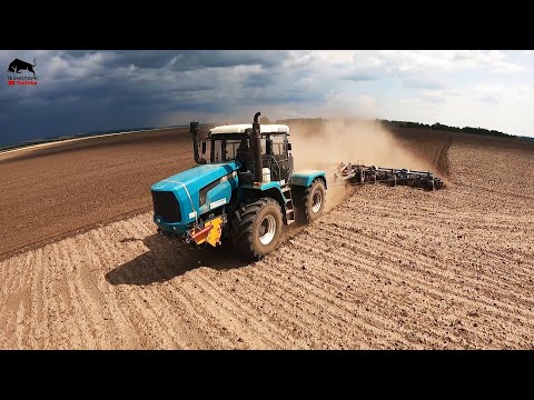Видео: БТЗ 243К и Кировец К 735Ст на обработке почвы