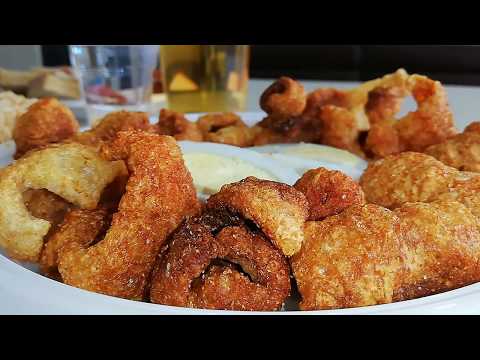 Видео: ЧИПСЫ из СВИНОЙ ШКУРЫ. (ЧИЧАРРОН).