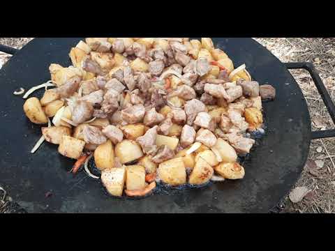 Видео: тушим картошку с мясом на садже на берегу реки Аксай Ростовская область осень 2021г