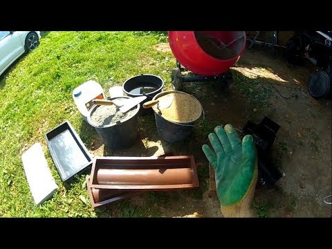 Видео: Тротуарная плитка, изготовление подробно, замес раствора