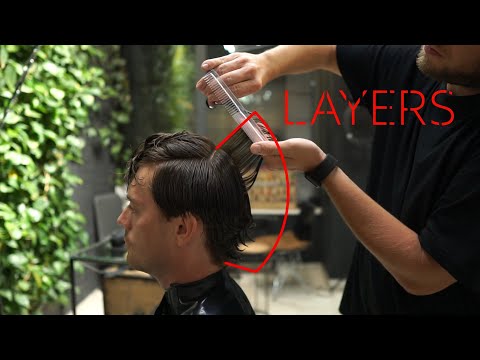 Видео: как стричь: мужская стрижка на кудрявые волосы