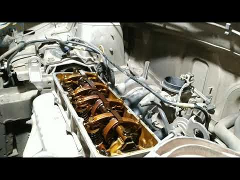 Видео: Регулировка клапанов на автомобиле Renault logan 1.4l