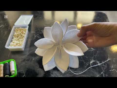 Видео: Как сделать цветок лотос из фетра / How to make lotus flower from felt