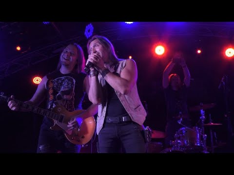 Видео: Гран-КуражЪ - Поздно для любви - Пётр Елфимов (Концерт на корабле, Москва, 21.08.22)