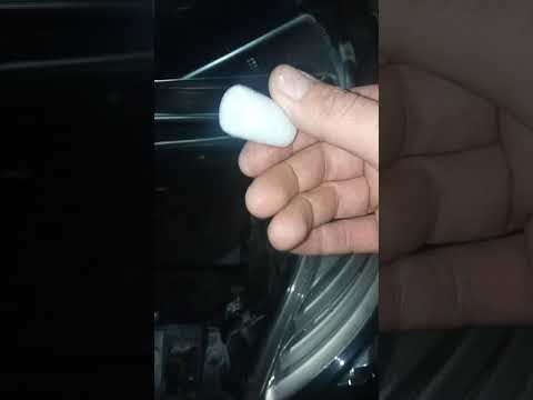 Видео: Замена лампочки ближнего света  Рено Сценик 3 1.6dci