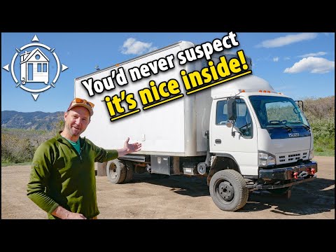 Видео: Его доступный дом, спрятанный внутри рабочего грузовика?!