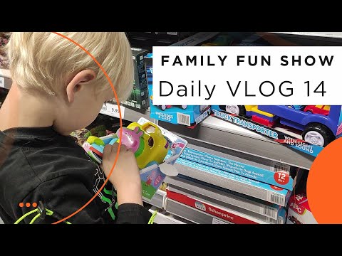 Видео: Daily VLOG 14 Family Fun Show День 14 Суботній день Похід до магазину ACTOIN #familyfunshow