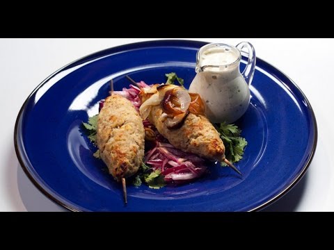 Видео: Люля из свинины с соусом дзадзыки  | Мясо. От филе до фарша
