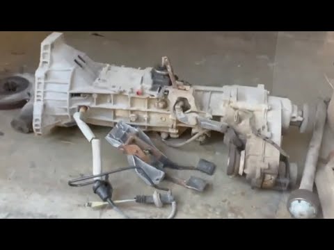 Видео: Ford Ranger 4x4 2002 года выпуска с механической коробкой передач и механической раздаточной коро...