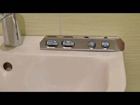 Видео: Экспресс-ремонт в ванной наизнанку. Установка сантехники GROHE