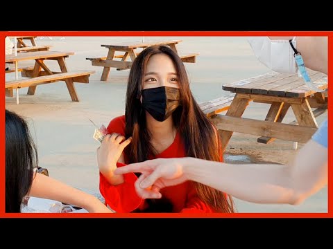 Видео: [sub] Сделать подруга с вашей картой