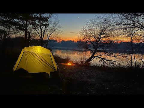 Видео: Зимова Риболовля з Ночівлею. Огляд намету з буржуйкою. Зимовий фідер та мікроджиг 4К.