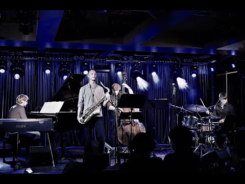 Видео: Квинтет Александра Тевелёва - "Старый клен" (А. Пахмутова)