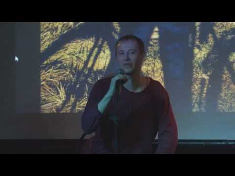 Видео: Кирилл Комаров - Завидую, кто быстро пишет...