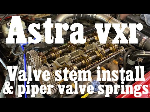 Видео: Установка маслосъемных колпачков клапанов Astra VXR и обновление головки клапанной пружины Piper,...
