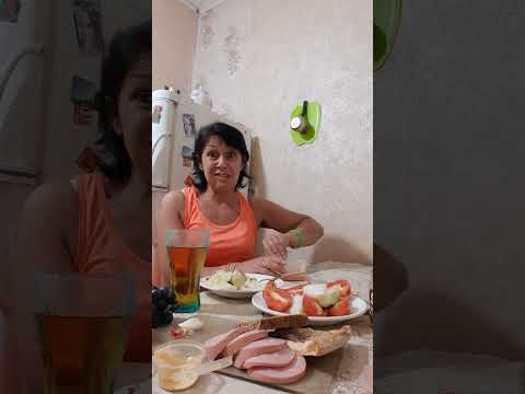 Видео: Марго обедает!🍴🥒🌶👍