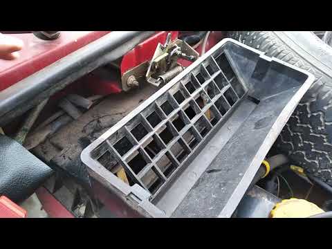 Видео: Нива 2121. Лайфхак от автоваза. Подсос воздуха.