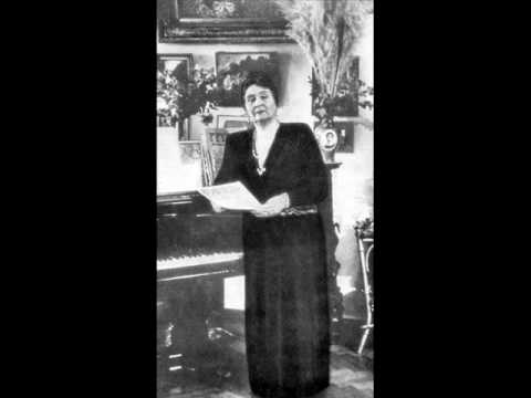 Видео: Nadezhda Obukhova  Белой акации гроздья душистые  Old  Russian Romance