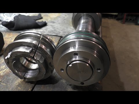 Видео: Ремонт цилиндра стрелы Атлант С-90 + втулки, рессоры. Урал лесовоз.