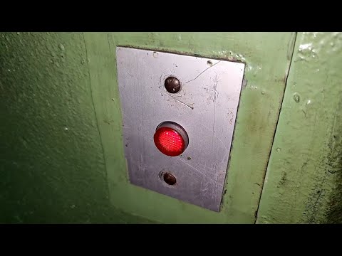 Видео: ⬛Лифт по адресу: Пузакова 64 подъезд 2; город Тула | серия дома: 83-016 | Лифт (КМЗ-1977 г.в)