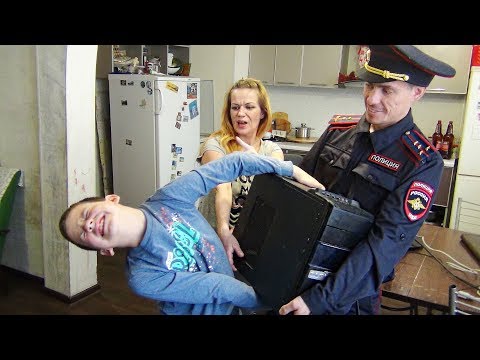 Видео: СОТРУДНИК ПОЛИЦИИ ЗАБИРАЕТ КОМПЬЮТЕР ГРИФЕРА В РЕАЛЬНОЙ ЖИЗНИ!| АНТИ-ГРИФЕР ШОУ #235