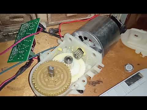 Видео: Обзор соковыжималки Philips HR1945