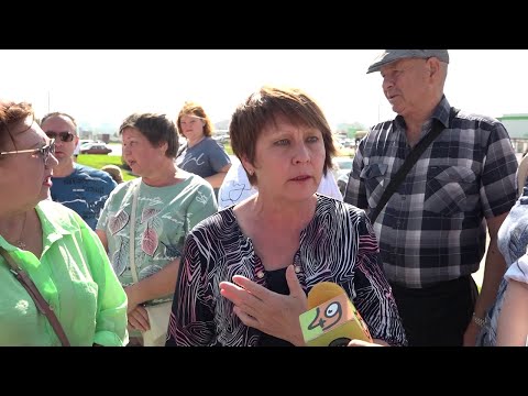 Видео: В Новосибирске отменили несколько маршрутов в микрорайон «Родники» // "Новости 49" 24.08.23