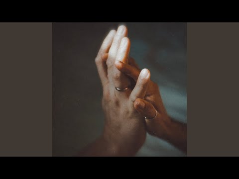 Видео: Держи меня за руку (feat. Маська)